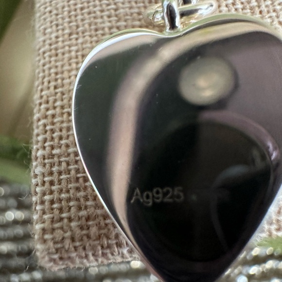 NWT Gucci sterling silver heart dangle earrings with pouch, box and cards - Picture 6 of 9